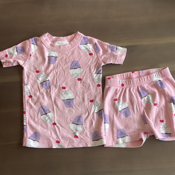 Hanna Andersson pajama shortie set (3t) - Picture 2 of 4